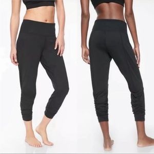 Athleta Bare Cinch Athleisure Yoga Pants in Black Size M Tall
